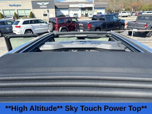 Used 2022 Jeep Wrangler Unlimited Sahara image 28