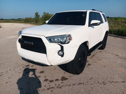 Used 2019 Toyota 4Runner SR5 Premium AWD/4WD image 5