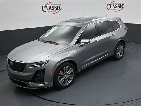 Used 2025 Cadillac XT6 Premium Luxury image 19