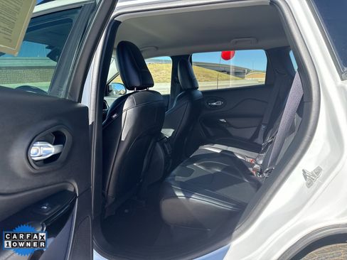 Used 2023 Jeep Cherokee Altitude Lux image 20