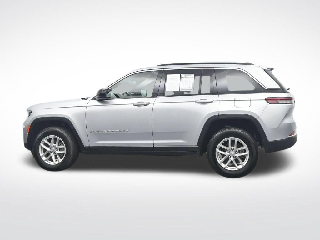 Used 2025 Jeep Grand Cherokee Laredo X AWD/4WD image 10