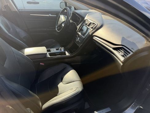 Used 2020 Ford Fusion Titanium AWD/4WD image 15