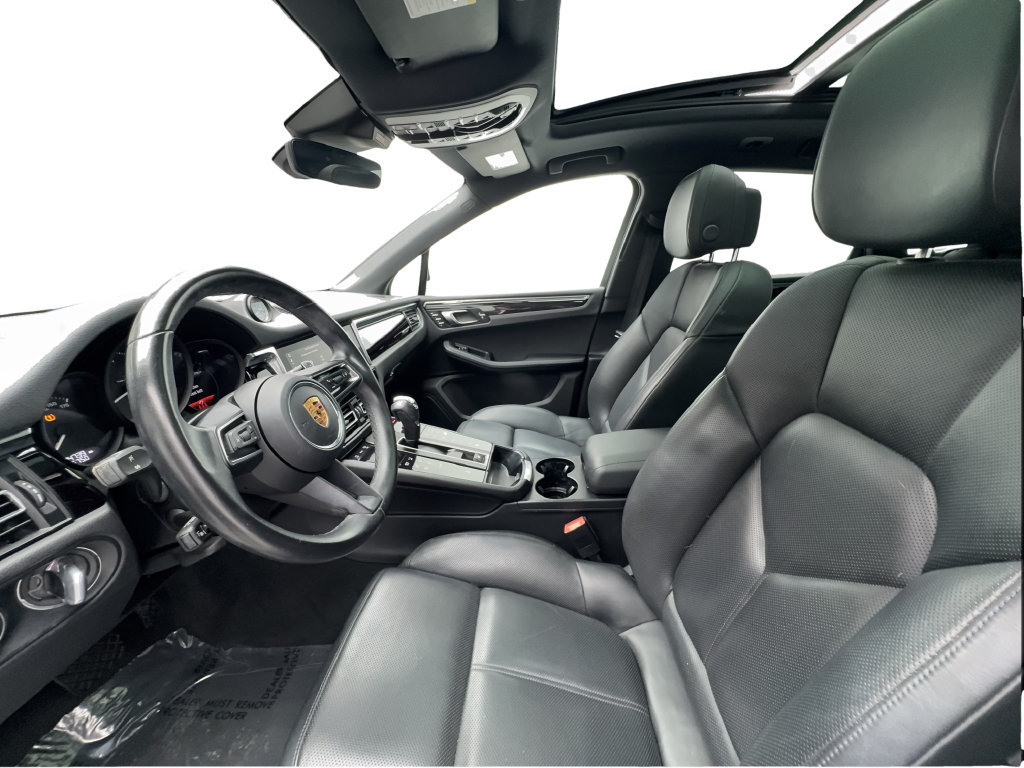 Used 2023 Porsche Macan Turbo AWD/4WD image 22