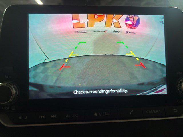 Used 2025 Nissan Sentra SV FWD image 45