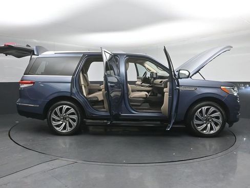 Certified 2023 Lincoln Navigator Reserve AWD/4WD image 61