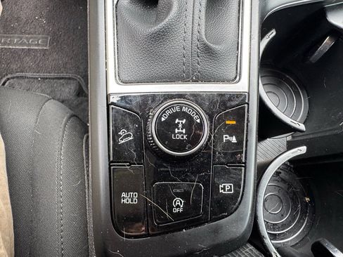 Used 2024 Kia Sportage LX image 26