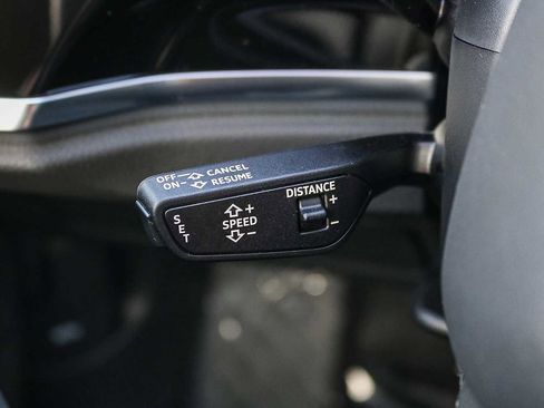 Used 2025 Audi Q3 2.0T Premium image 36