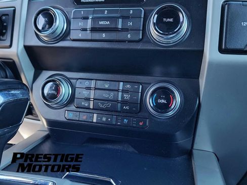 Used 2019 Ford F150 Lariat w/ Equipment Group 502A Luxury AWD/4WD image 21