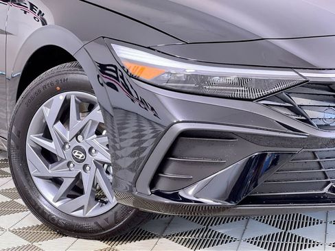 New 2025 Hyundai Elantra Blue image 11