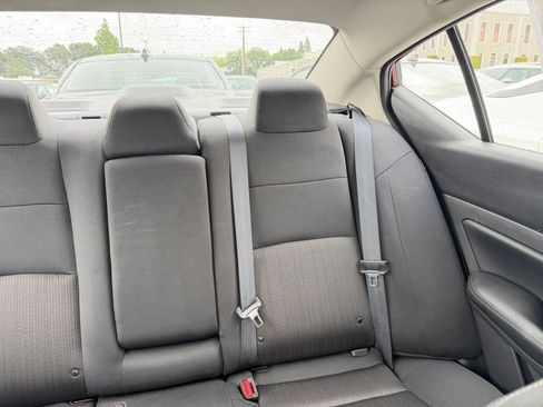 Used 2025 Nissan Altima 2.5 SV FWD image 38