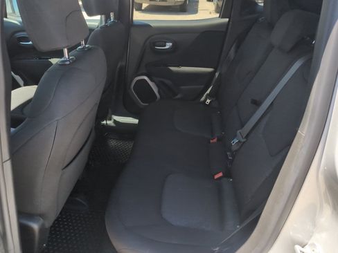 Used 2017 Jeep Renegade Latitude AWD/4WD image 16