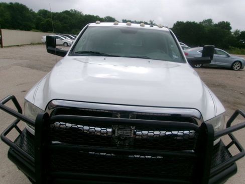 Used 2016 RAM 3500 Tradesman w/ Chrome Appearance Group AWD/4WD image 2