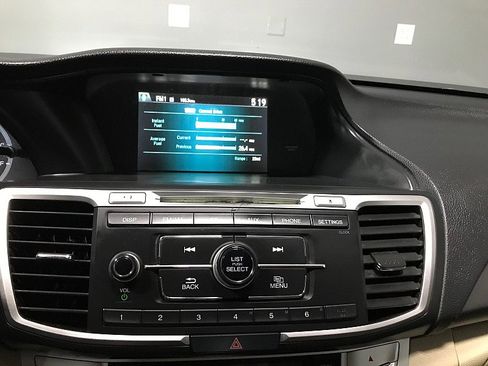 Used 2015 Honda Accord LX image 27