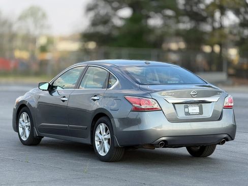 Used 2015 Nissan Altima 2.5 SV image 10