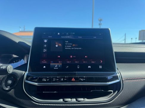 Used 2025 Jeep Compass Trailhawk image 21