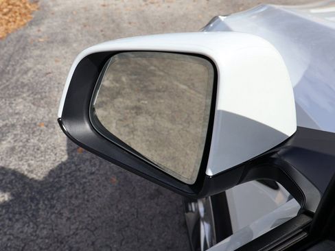 Used 2023 Tesla Model Y Long Range image 39