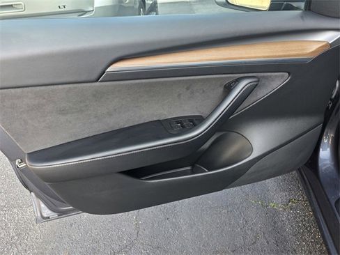 Used 2022 Tesla Model 3 image 10