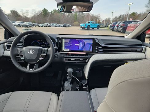 New 2026 Toyota Camry Hybrid image 4