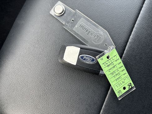 Used 2024 Ford F350 Lariat w/ Camper Package image 30