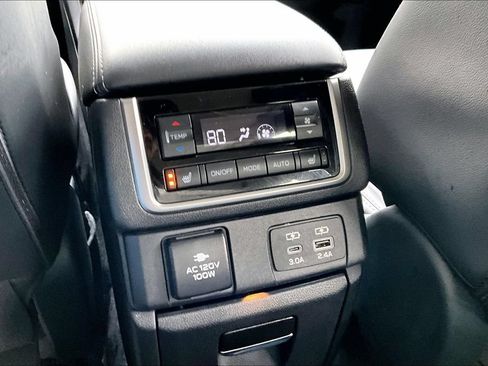Used 2025 Subaru Ascent Touring w/ Popular Package #1 AWD/4WD image 10