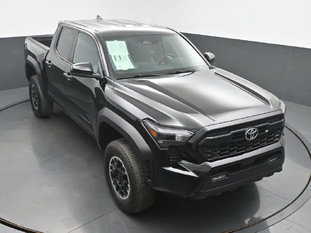 Used 2024 Toyota Tacoma TRD Off-Road AWD/4WD image 43