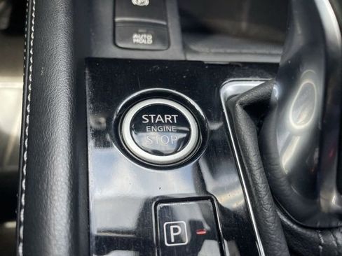 Used 2023 Nissan Kicks SR FWD image 16