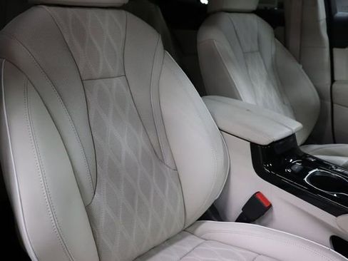 Used 2023 Buick Envision Avenir AWD/4WD image 26