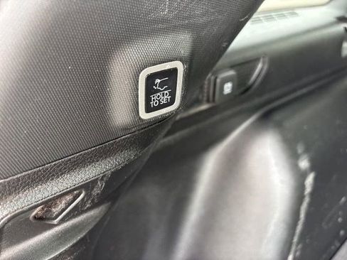 Used 2023 Jeep Grand Cherokee Limited w/ Luxury Tech Group II image 37