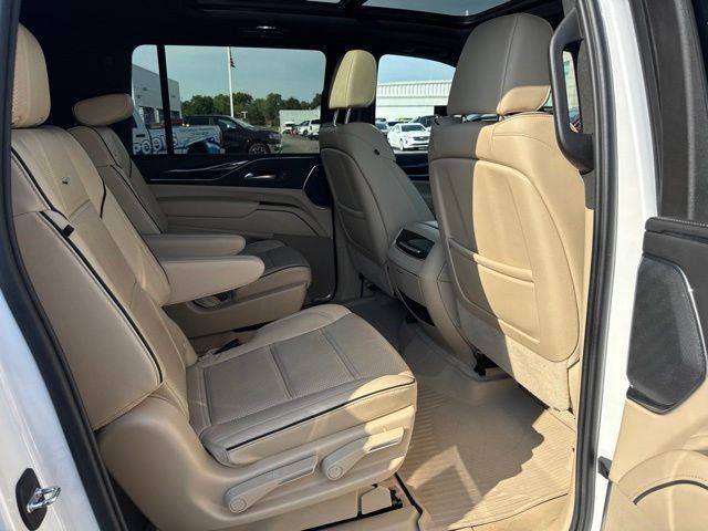 Used 2024 Cadillac Escalade ESV Premium Luxury w/ Performance Package AWD/4WD image 24