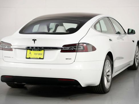 Used 2017 Tesla Model S 90D image 48