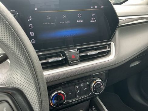 Used 2025 Chevrolet TrailBlazer LT AWD/4WD image 23