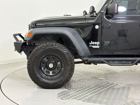 Used 2018 Jeep Wrangler Unlimited Sport S AWD/4WD image 22