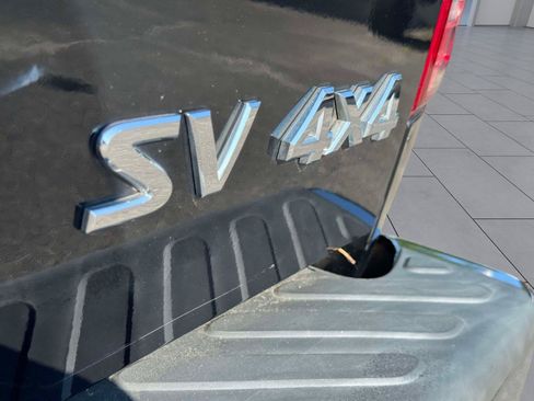 Used 2020 Nissan Frontier SV AWD/4WD image 9