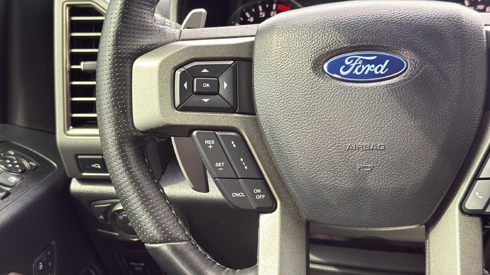 Used 2020 Ford F150 Raptor w/ Equipment Group 802A Luxury AWD/4WD image 14