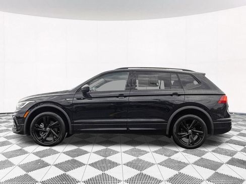 Certified 2024 Volkswagen Tiguan SE R-Line AWD/4WD image 6