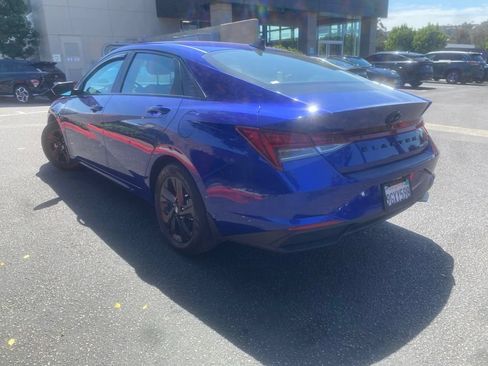 Used 2023 Hyundai Elantra Blue FWD image 4