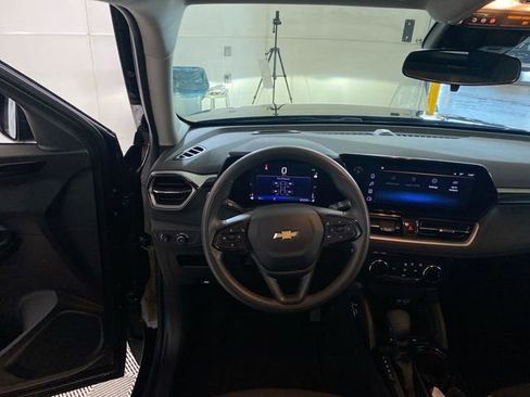 Used 2024 Chevrolet TrailBlazer LT FWD image 33