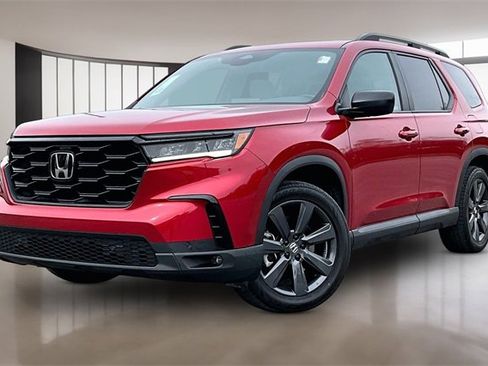 Used 2025 Honda Pilot Sport image 1