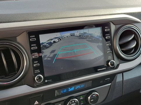 Used 2022 Toyota Tacoma TRD Sport image 29