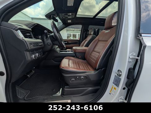 Used 2023 GMC Yukon Denali Ultimate AWD/4WD image 13