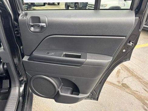 Used 2015 Jeep Patriot High Altitude AWD/4WD image 22