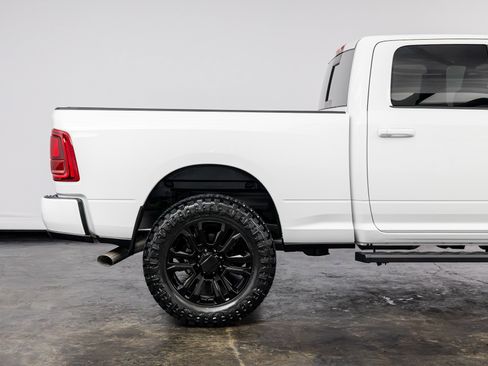 Used 2025 RAM 2500 Laramie AWD/4WD image 24