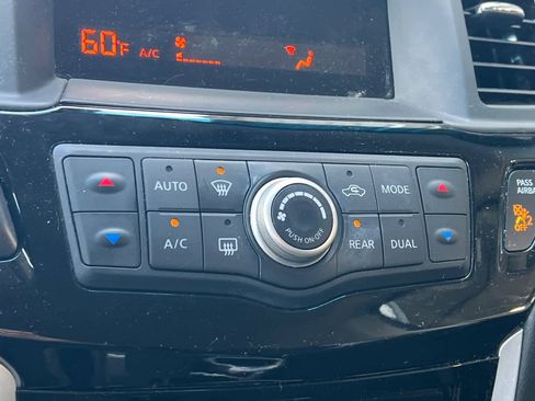 Used 2015 Nissan Pathfinder S image 22