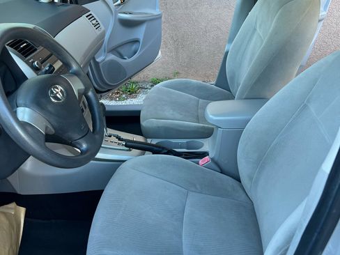 Used 2011 Toyota Corolla LE image 9