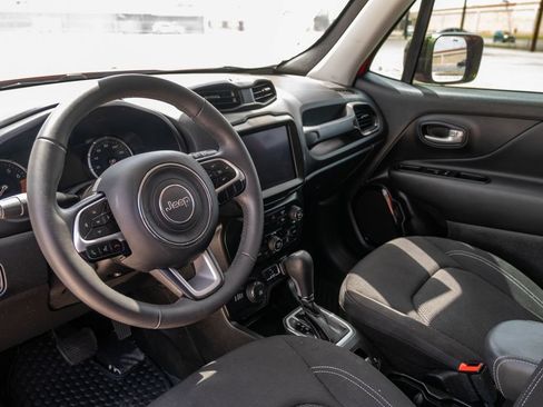 Used 2023 Jeep Renegade Altitude AWD/4WD image 14