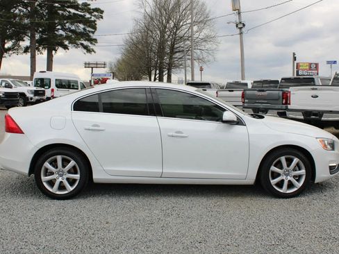 Used 2016 Volvo S60 T5 Premier image 6