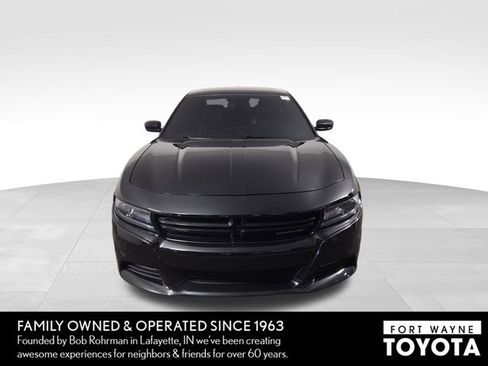 Used 2017 Dodge Charger SXT w/ AWD Plus Group image 3