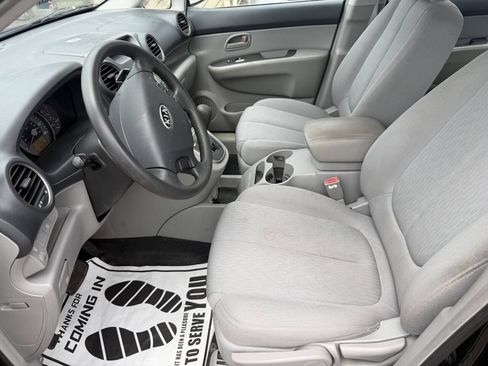 Used 2007 Kia Rondo LX w/ Convenience Pkg FWD image 18