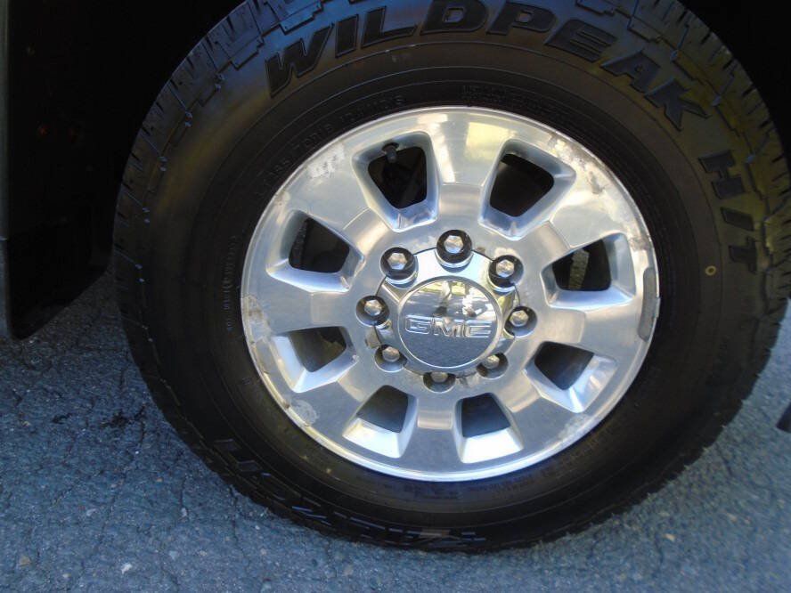 Used 2015 GMC Sierra 2500 SLE w/ SLE Preferred Package AWD/4WD image 34