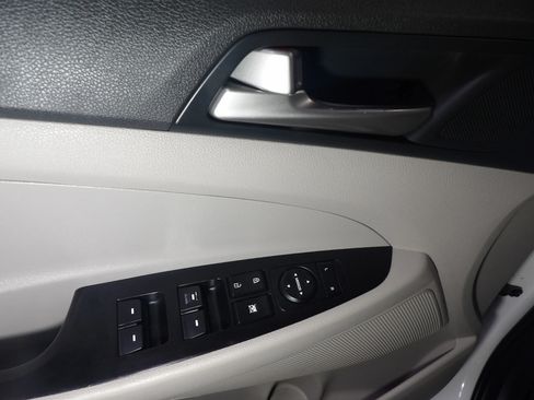 Used 2019 Hyundai Tucson SE FWD image 9